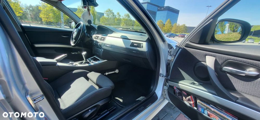 BMW Seria 3 318i - 8