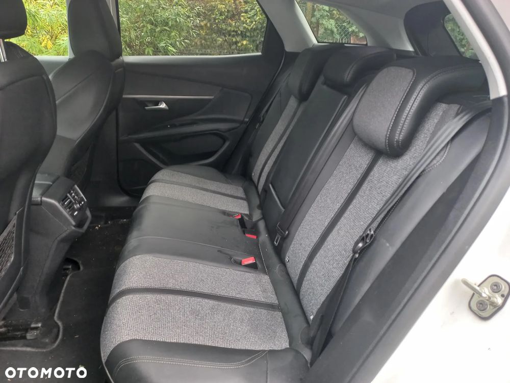 Peugeot 3008 1.5 BlueHDi Allure S&S EAT8 - 8