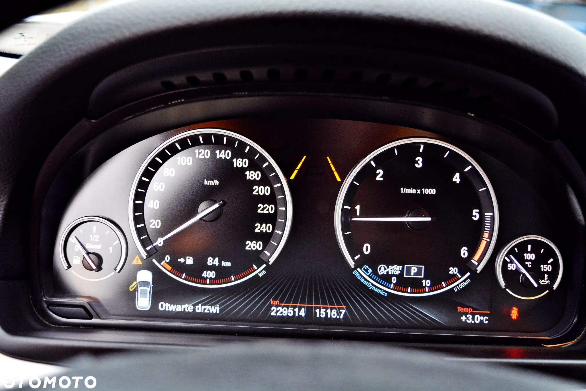 BMW Seria 5 525d xDrive Touring - 12