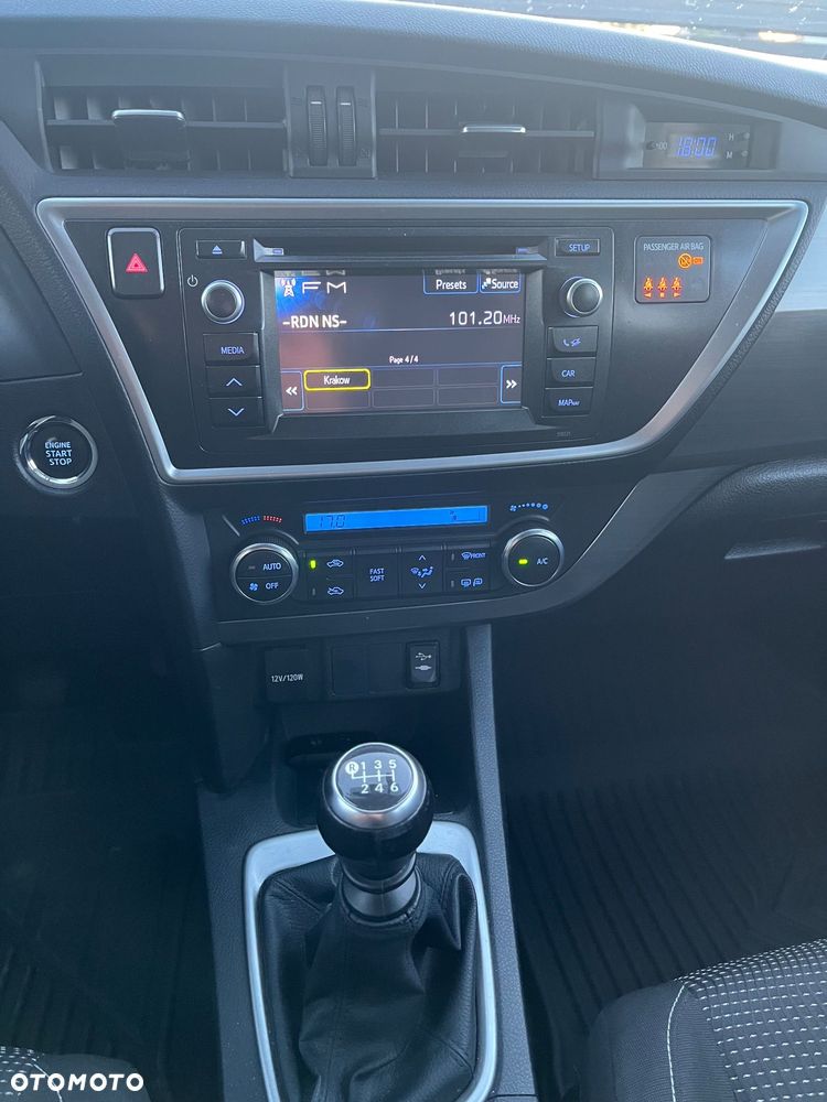 Toyota Auris - 28