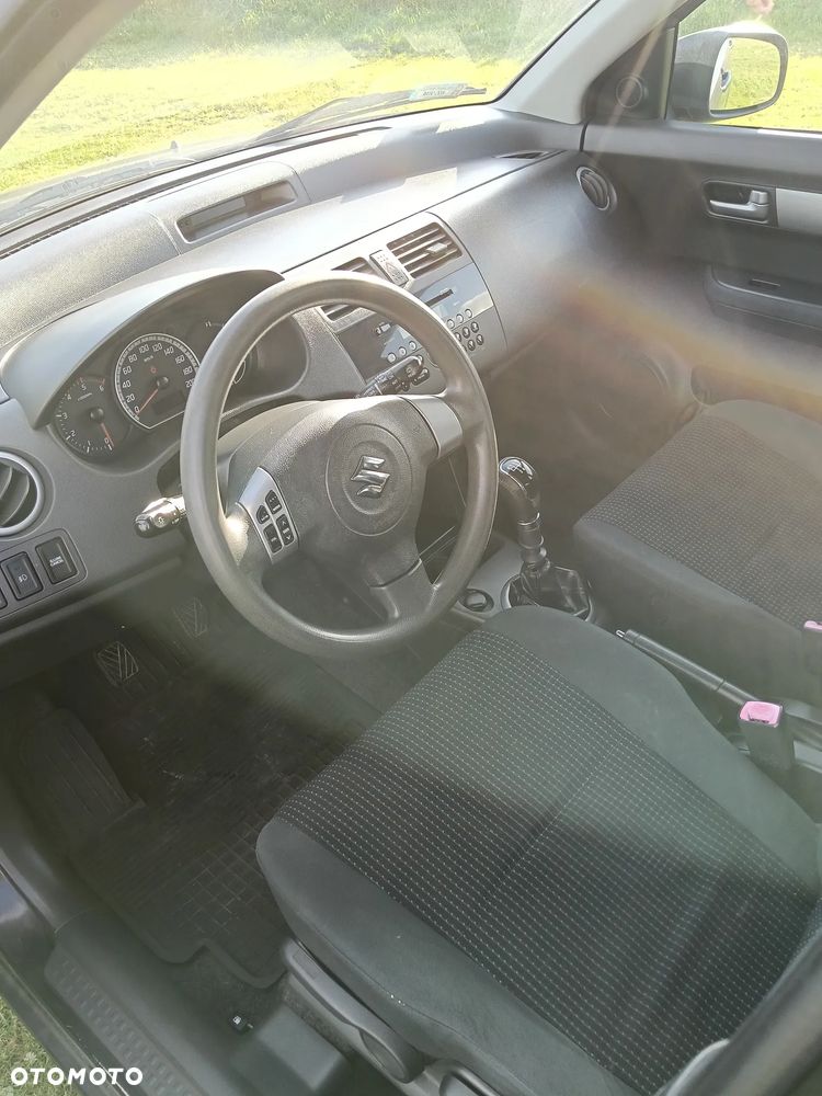 Suzuki Swift - 6