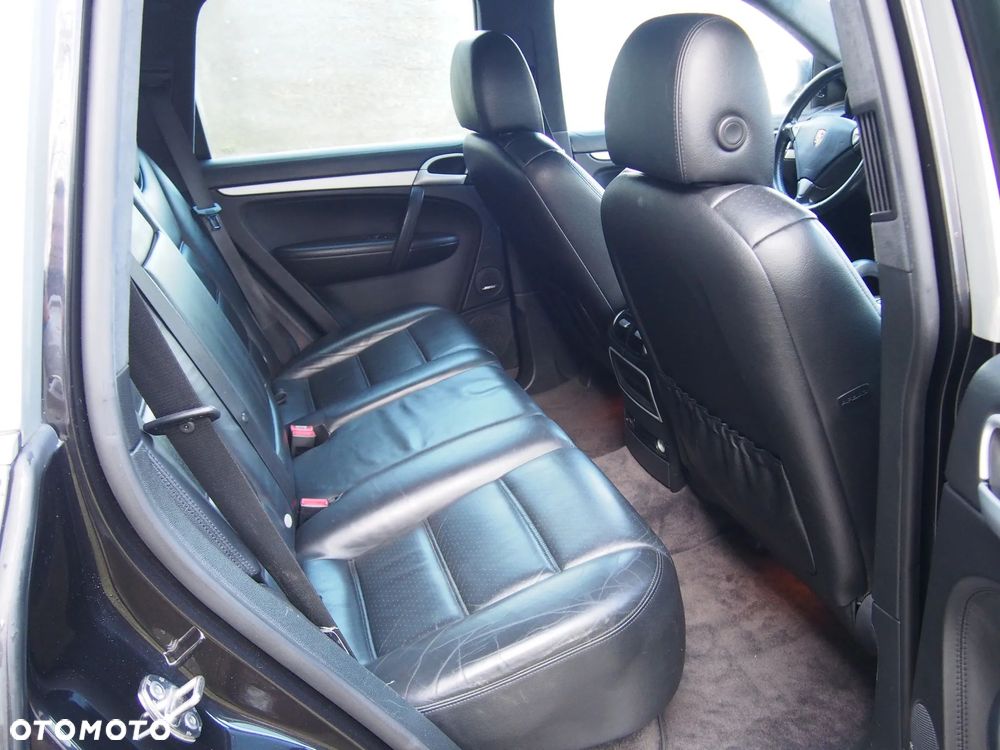 Porsche Cayenne Turbo - 18