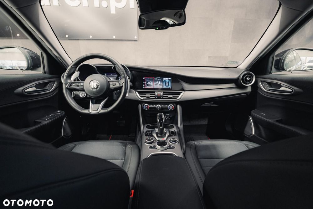 Alfa Romeo Giulia 2.0 Turbo Business - 11