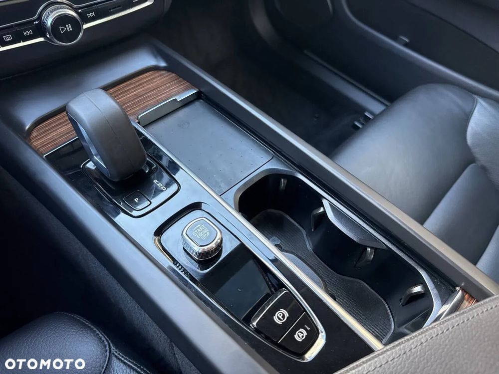 Volvo XC 60 B5 B AWD Geartronic Momentum Pro - 20