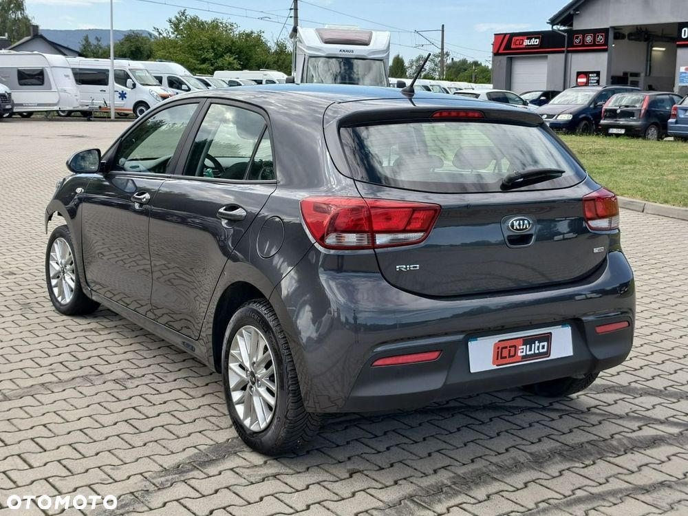 Kia Rio - 5