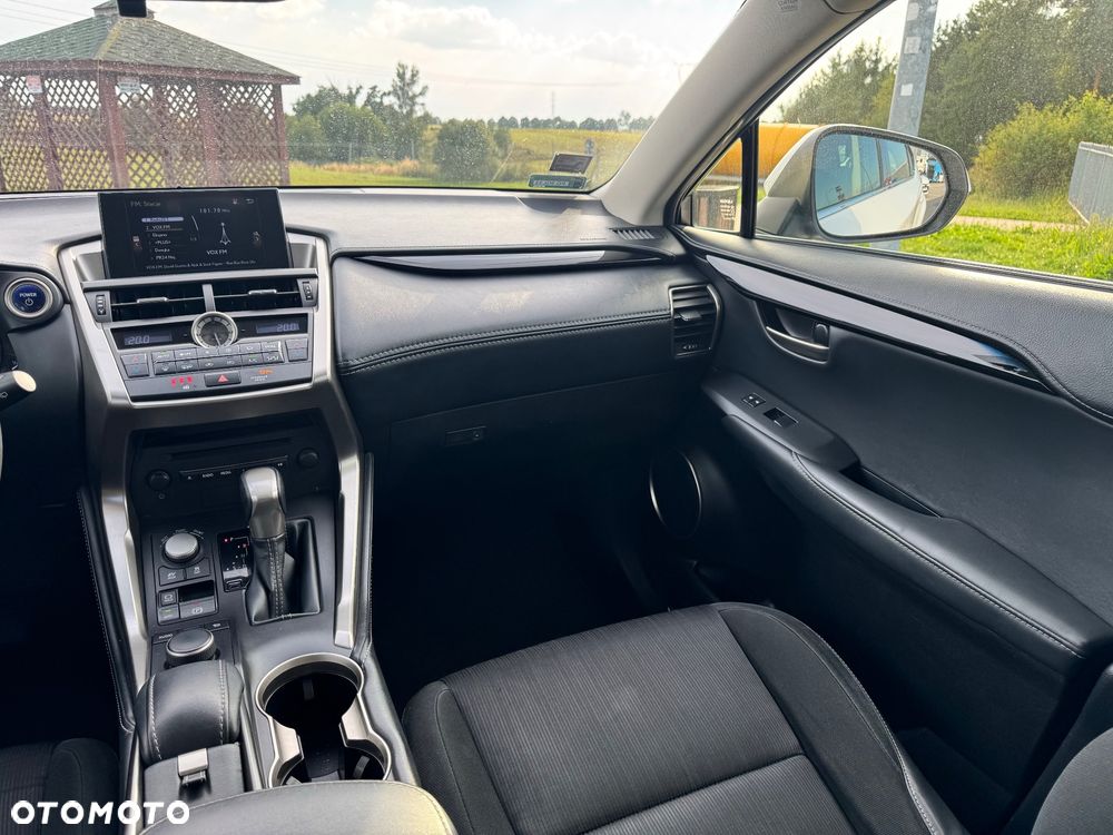 Lexus NX 300h Elite 2WD - 15