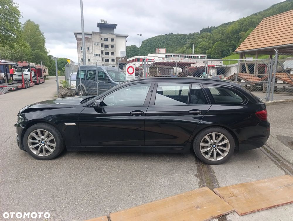 BMW Seria 5 528i - 3