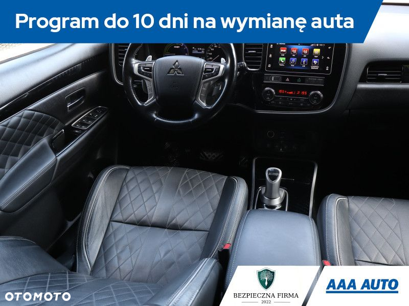 Mitsubishi Outlander - 8
