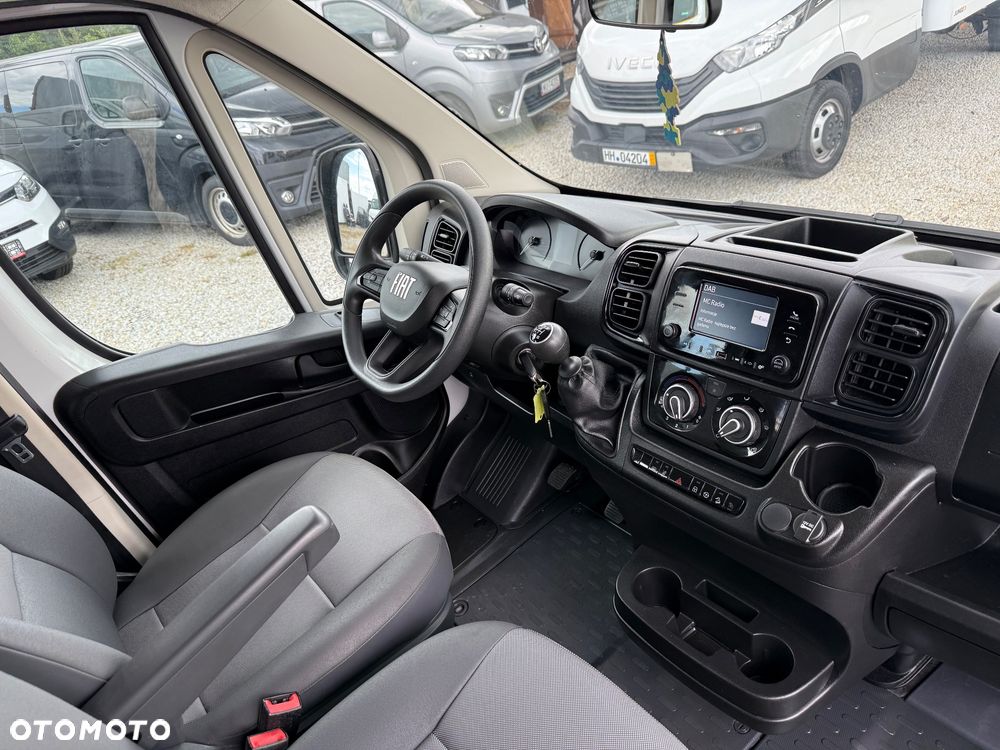 Fiat 2025/Ducato 7 osobowy/doka/skrzynia MAXI/klima/tempomat/hak 3 tony/traction+/full asystenci - 14
