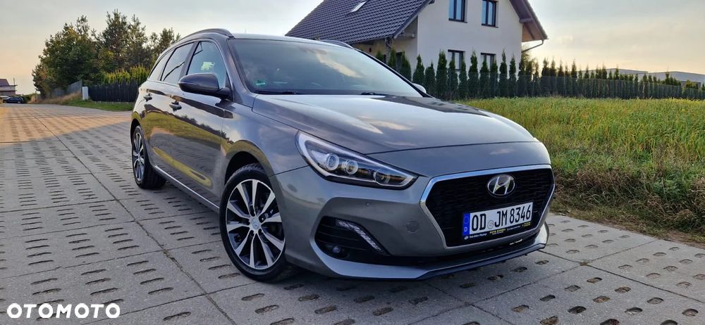 Hyundai i30 1.6 D Premiere Luxury DCT - 6