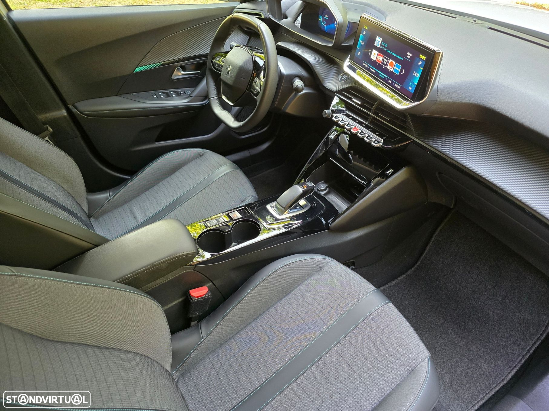 Peugeot e-2008 50 kWh Allure - 29