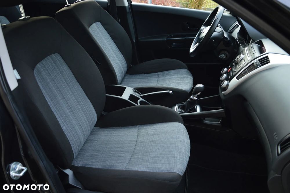 Kia Ceed 1.4 CVVT Dream-Team Edition - 12