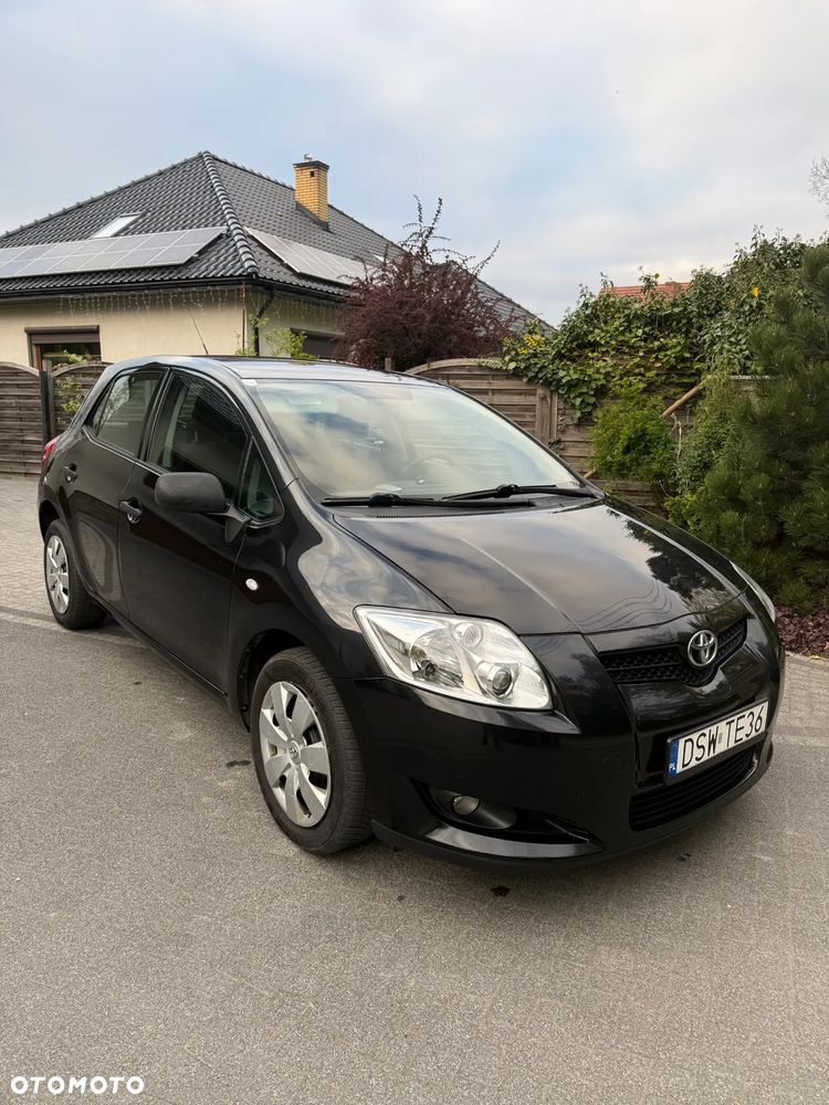 Toyota Auris - 1
