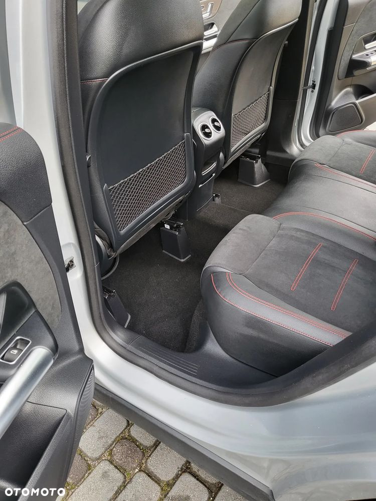 Mercedes-Benz GLA 220 d 4Matic 8G-DCT AMG Line - 24