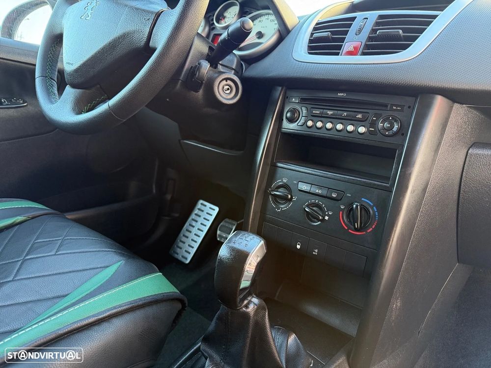 Peugeot 207 1.4 HDI - 16