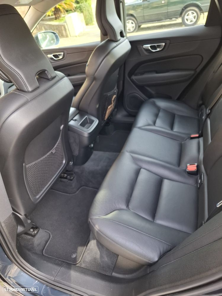 Volvo XC 60 2.0 D4 Inscription AWD Geartronic - 17