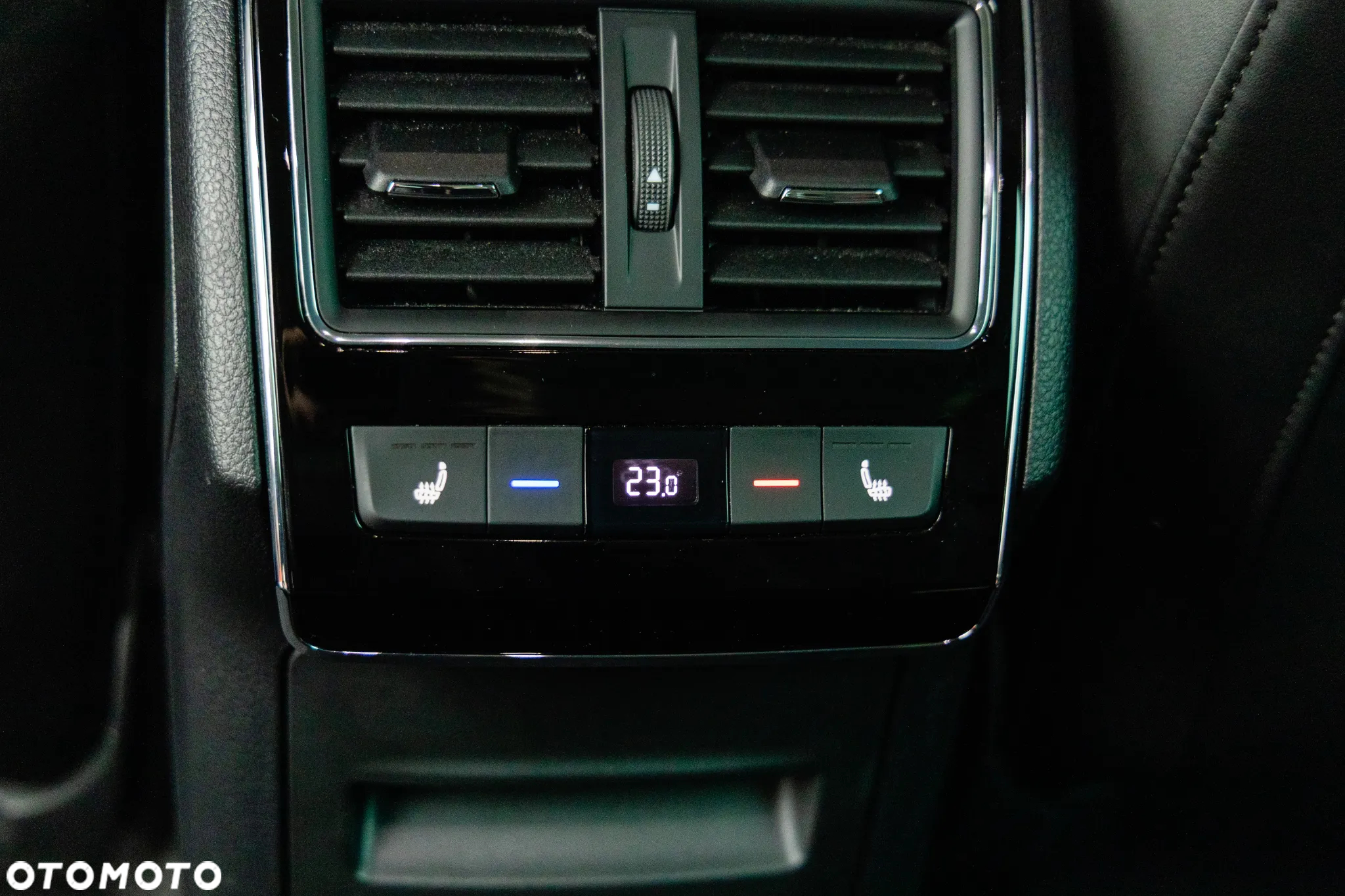 Skoda Superb 2.0 TDI SCR 4x4 L&K DSG - 26