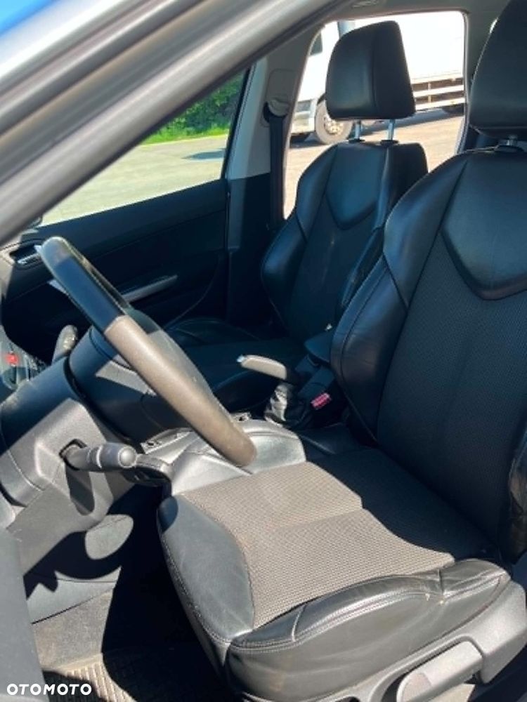 Peugeot 308 1.6 HDi Premium - 4