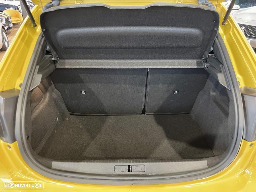 Peugeot 208 1.2 PureTech Allure Pack EAT8 - 31