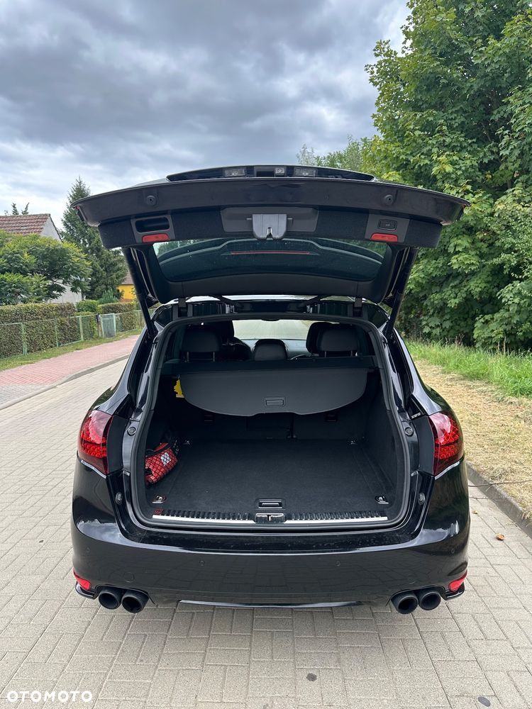 Porsche Cayenne - 9