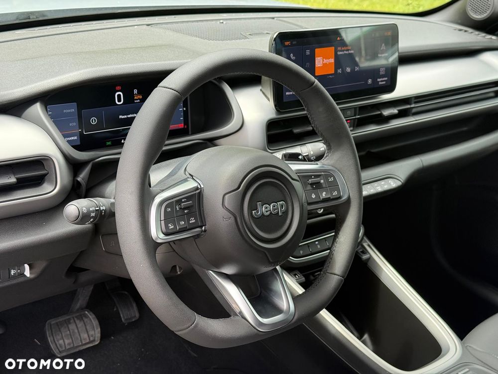 Jeep Avenger 1.2 T3 mHEV Overland 4xe eDCT6 - 10