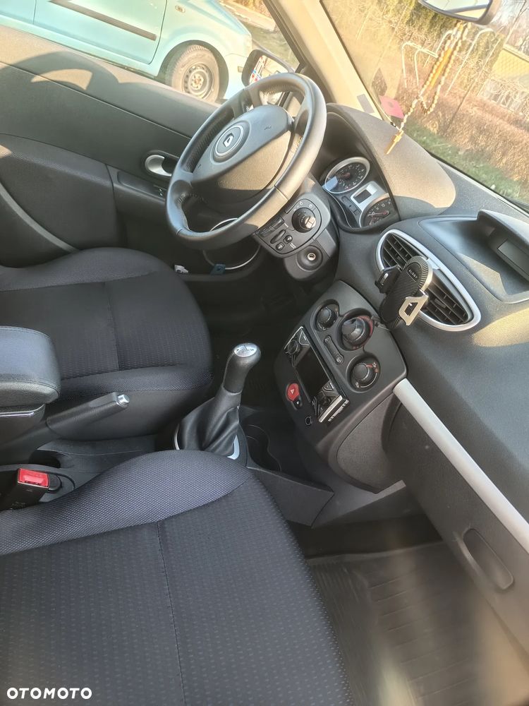 Renault Clio 1.2 16V All Inclusive - 12