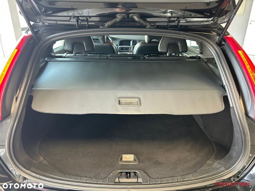 Volvo V60 T3 Momentum - 18