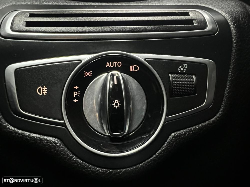 Mercedes-Benz C 300 BlueTEC Hybrid AMG Line - 44