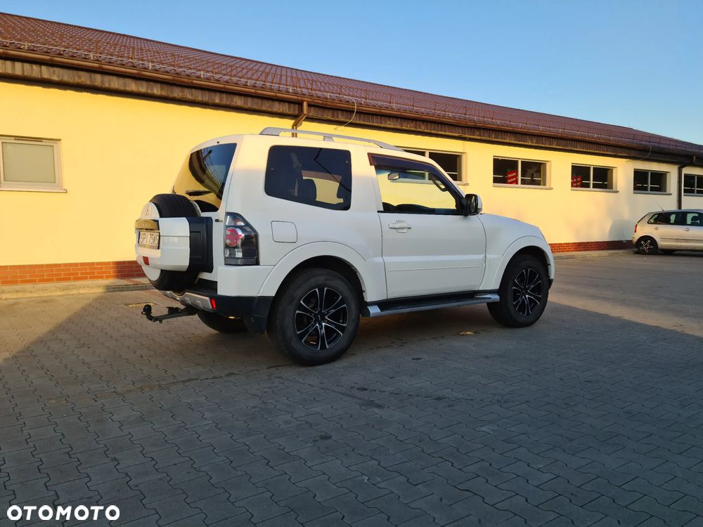 Mitsubishi Pajero - 4
