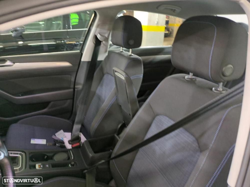 VW Passat - 6