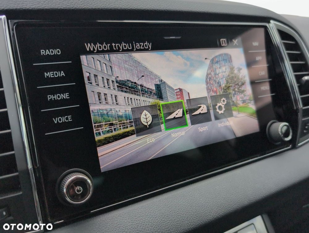 Skoda Karoq 1.5 TSI ACT Selection DSG - 26