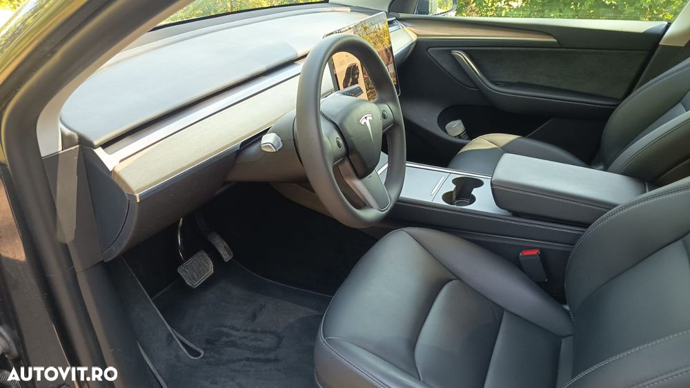 Tesla Model Y Standard - 4