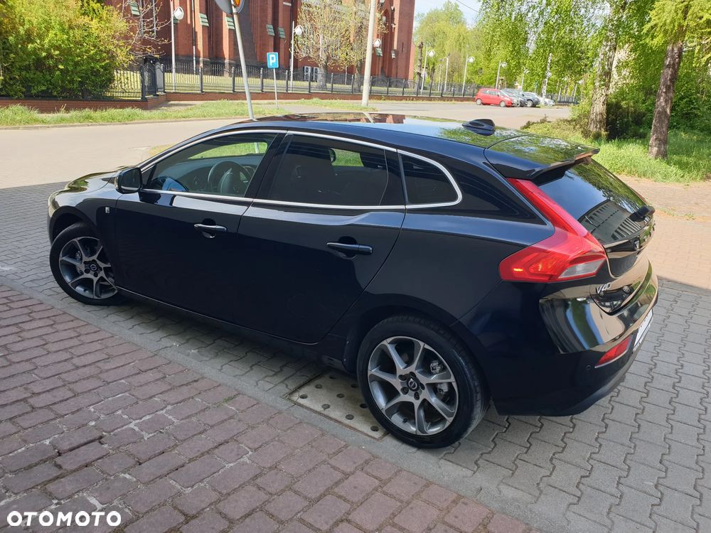 Volvo V40 D2 R Design - 5