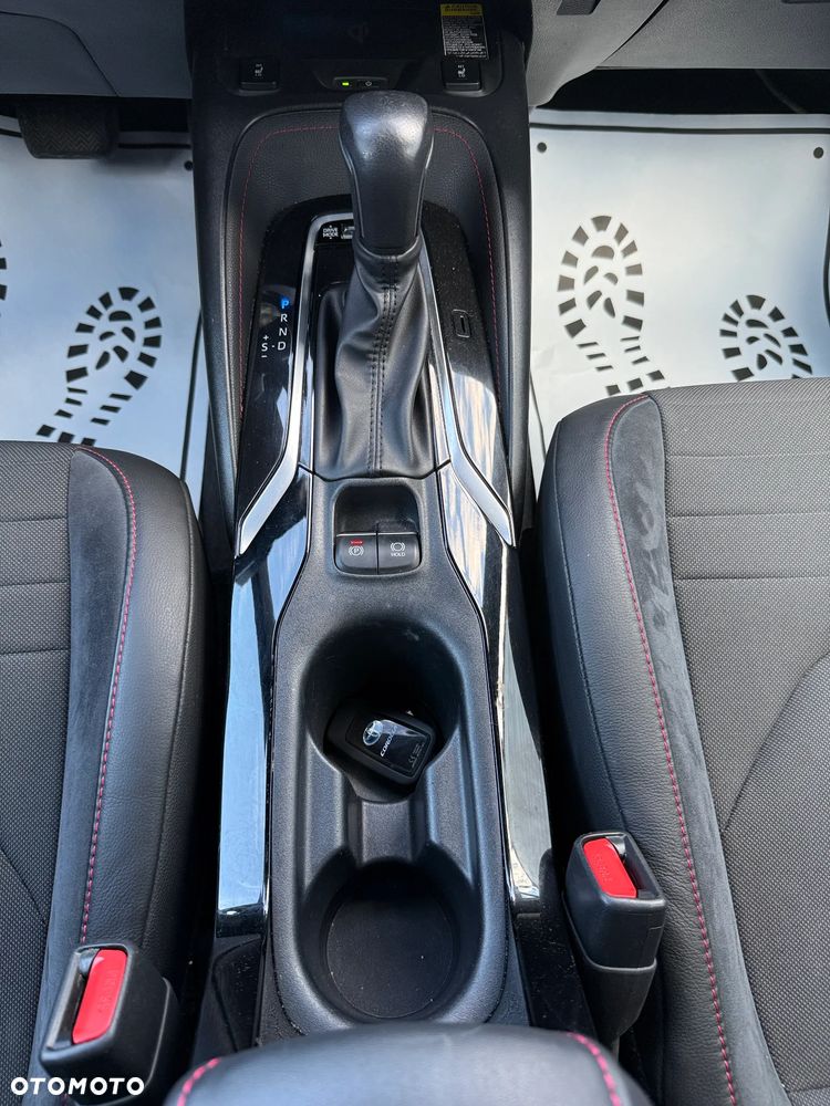 Toyota Corolla 2.0 Hybrid Executive - 12