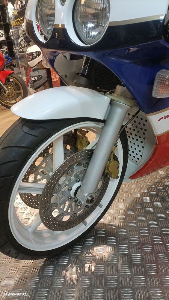 Honda VFR - 5
