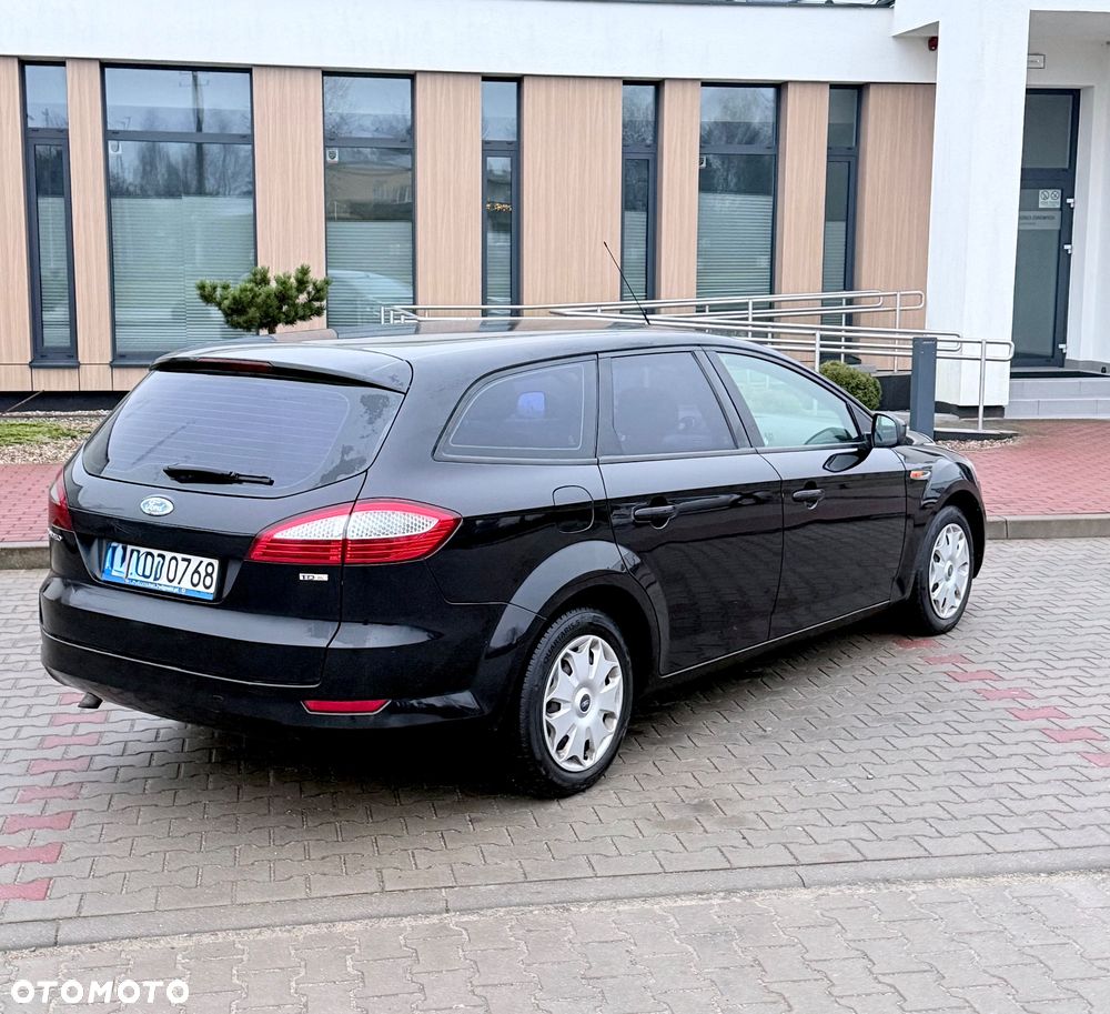 Ford Mondeo 2.0 TDCi Ambiente - 10