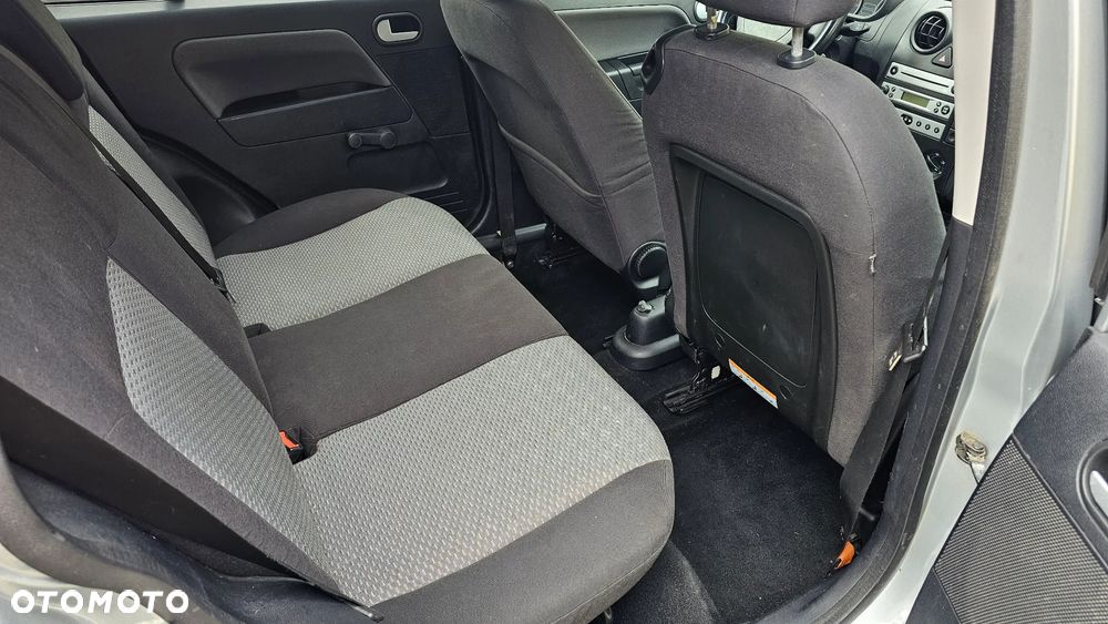 Ford Fusion 1.4 + - 12