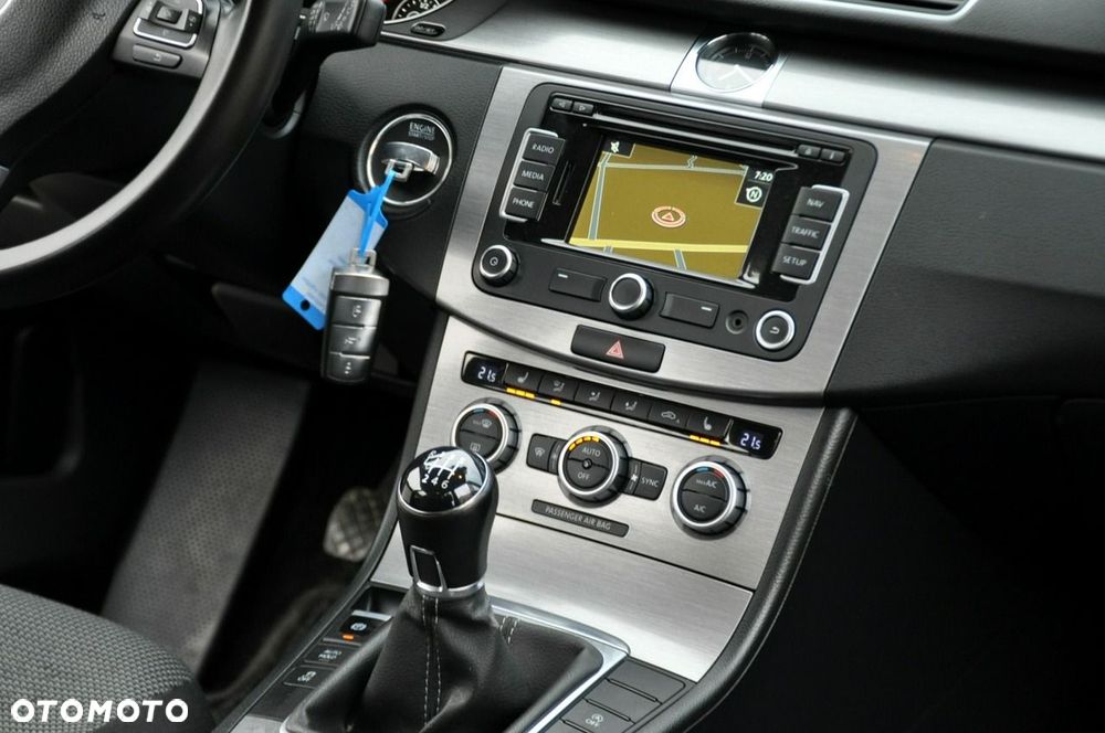 Volkswagen Passat - 27