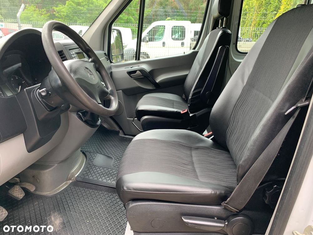 Mercedes-Benz Sprinter - 9