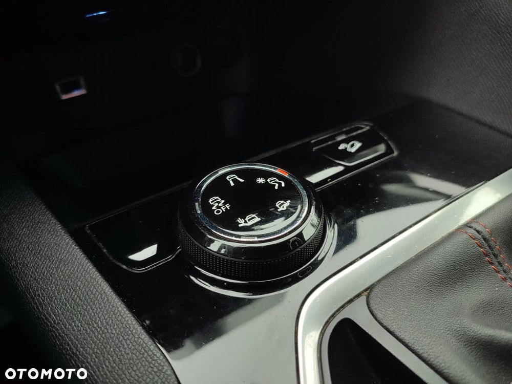 Peugeot 5008 PureTech 130 Stop & Start Active Business-Paket - 30