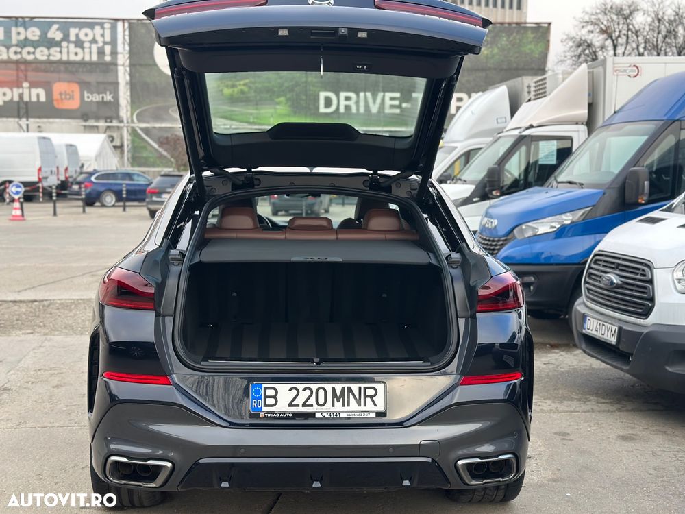 BMW X6 M M50i - 16
