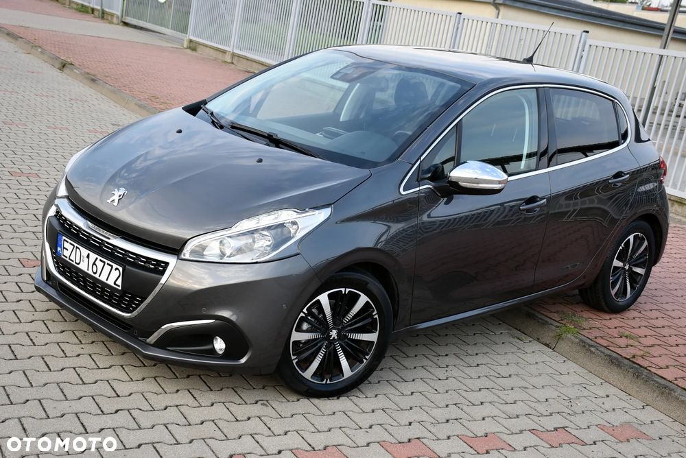 Peugeot 208 - 10