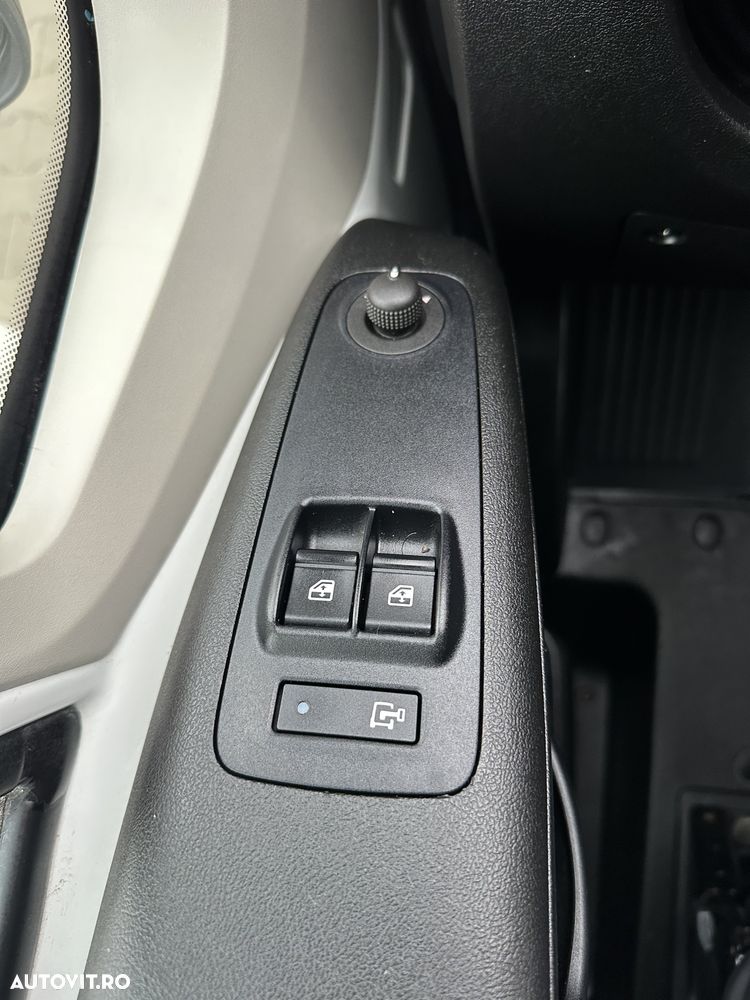 Peugeot Boxer 330 Fourgon L1H1 - 14