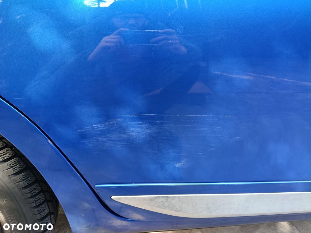 Toyota Yaris Hybrid 100 Dynamic - 19