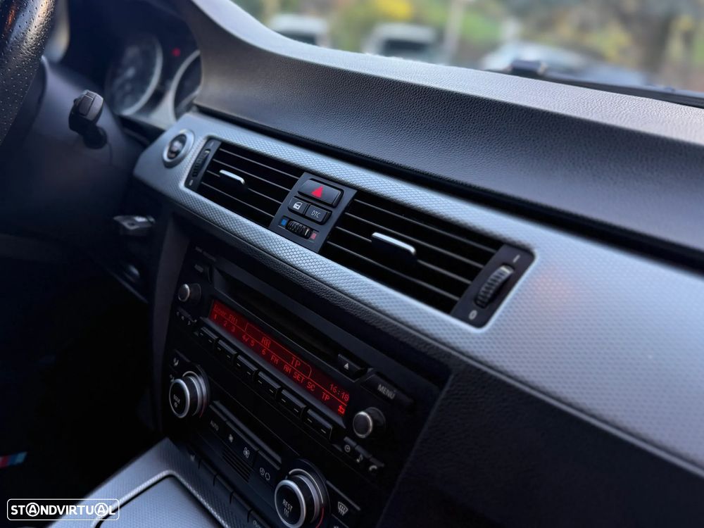 BMW 320 d Touring - 20