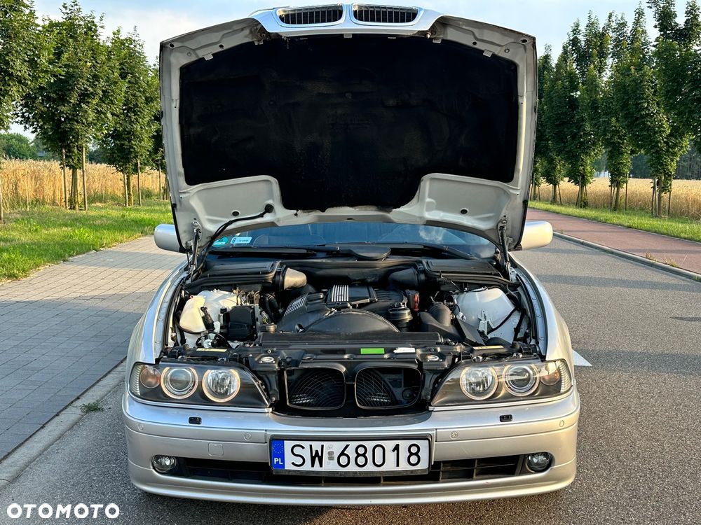 BMW Seria 5 520i - 38