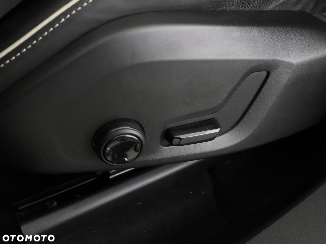 Volvo XC 60 D4 AWD Geartronic RDesign - 38