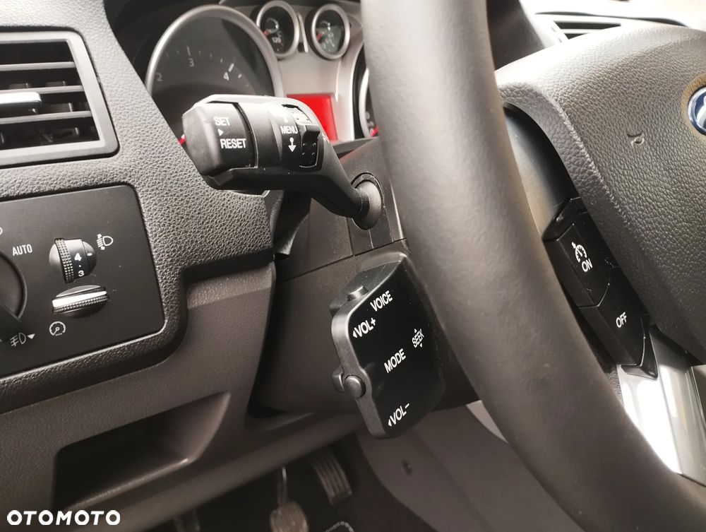 Ford Kuga 2.0 TDCi 2x4 Titanium - 17