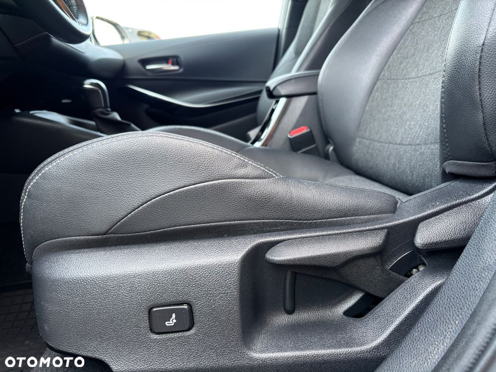 Toyota Corolla 2.0 Hybrid Comfort - 32