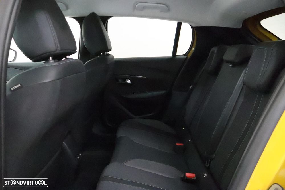 Peugeot 208 1.2 PureTech Allure EAT8 - 5